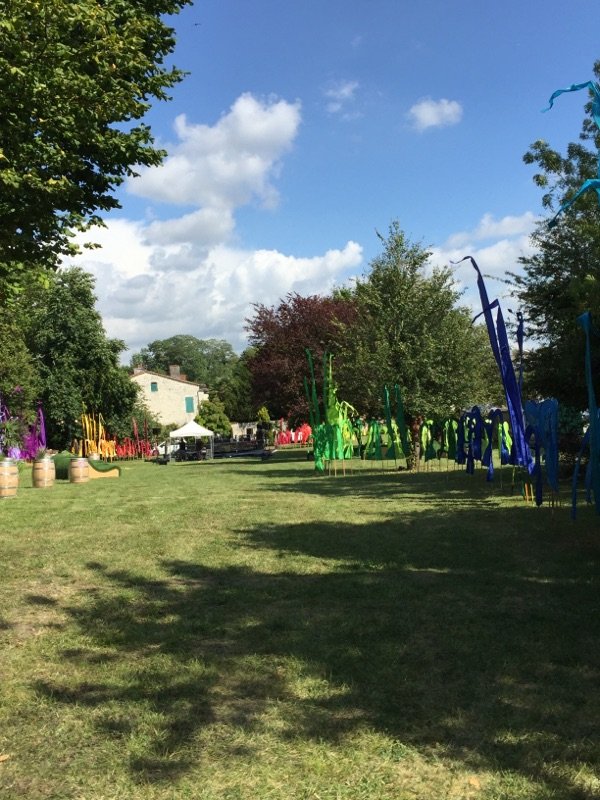 JP_Machon's tweet photo. Sous le soleil revenu, les préparatifs des Folles Nuits à l'Amphi #FNA #Saintes vont bon train. Rendez-vous dès 19h dans le jardin Audiat ! https://t.co/QIbywxs6Kg