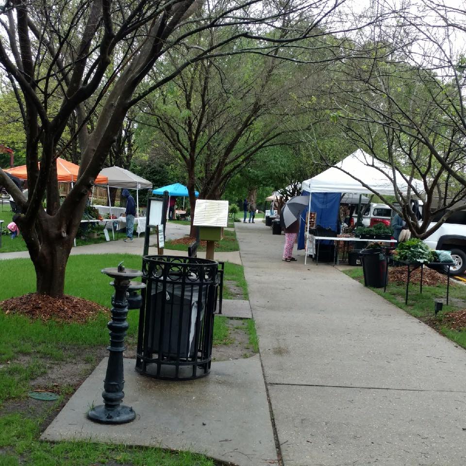 HburgMarket's tweet image. Our fingers are crossed that the rain will hold off until after the Farmer's Market today! Don't forget to stop by from 3 to 6 pm!