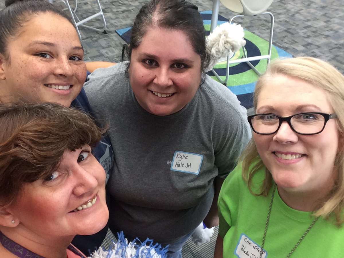 StuffCari's tweet photo. HaleJH librarian with two of our volunteers! Working together as a team😊#serveTPS @TulsaSchools https://t.co/RVwGPedoqr