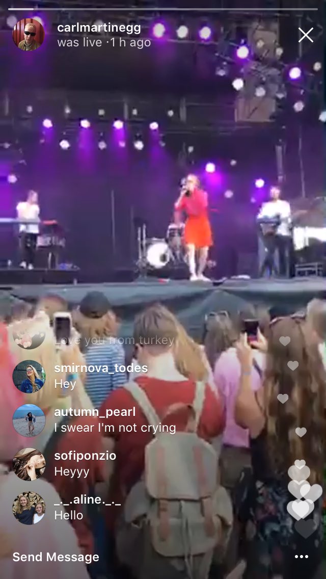 SigridItalia's tweet image. Se andate sul profilo di Carl Eggesbø (Eskild di Skam / @/carlmartinegg) c&apos;è la live che ha fatto poco fa in cui Sigrid si esibisce! ❤️