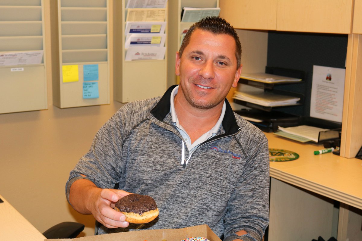 TectaDakotas's tweet photo. Thursdays in the office call for @sandysdonuts #TeamTecta https://t.co/7Z5JlBrwOn