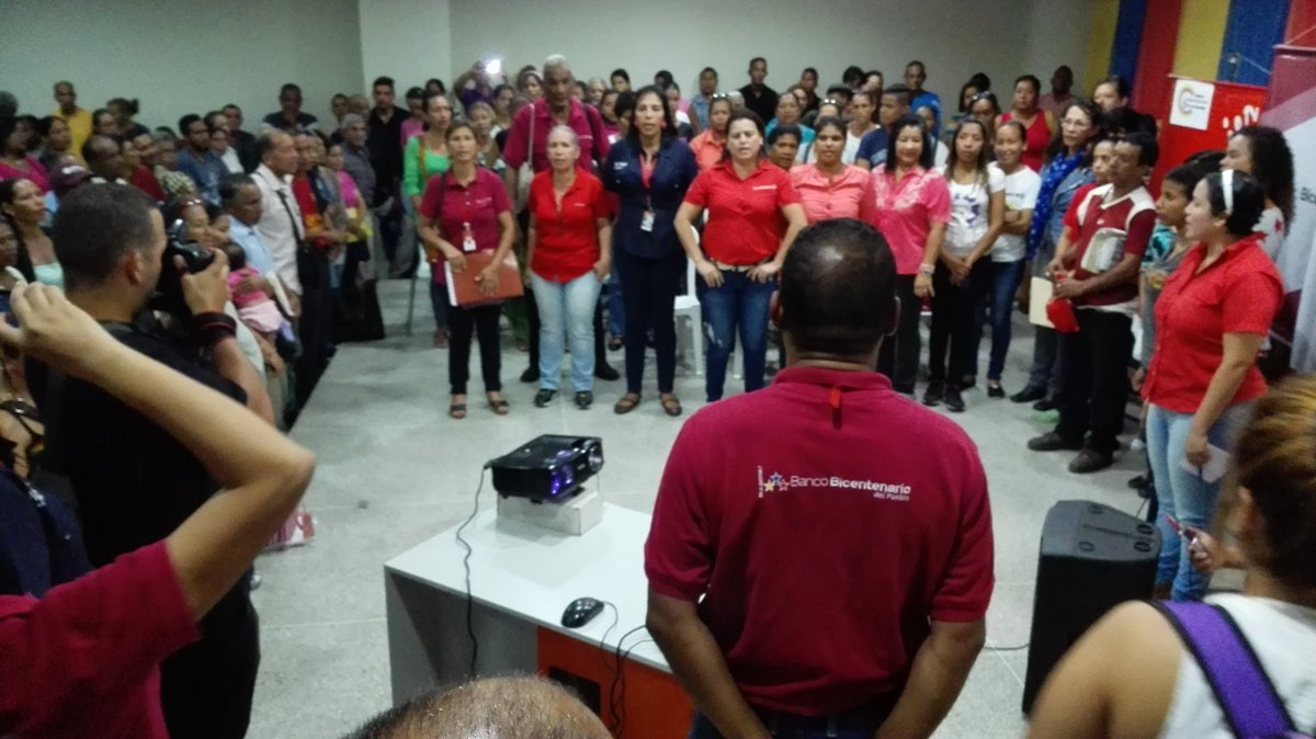 FeliRizales's tweet photo. #GUANTA En Asamblea  Multiprograma con @mincomunasanz @Mindeporte  @MinMujer @ClapOficial  a través de la banca pública @BcoBicentenario https://t.co/brtBADU8E6
