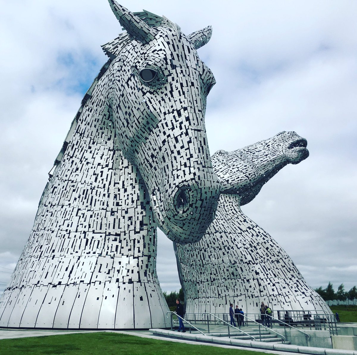 Chi3ell55's tweet photo. Stop one on the road trip. To see these amazing beasts π±
#kelpies #helixpark #fulkirk #scotland #horses #bigbuggers https://t.co/RDoHtEqzRt