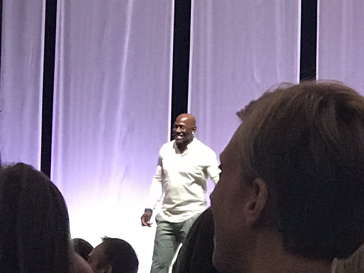 Vron82's tweet photo. Donald Driver at Kohls! "Life is like a camera" Develop from negatives, Capture the moments"~DD #lifeatkohls @packers @Donald_Driver80 https://t.co/wpmcU3Vwzr