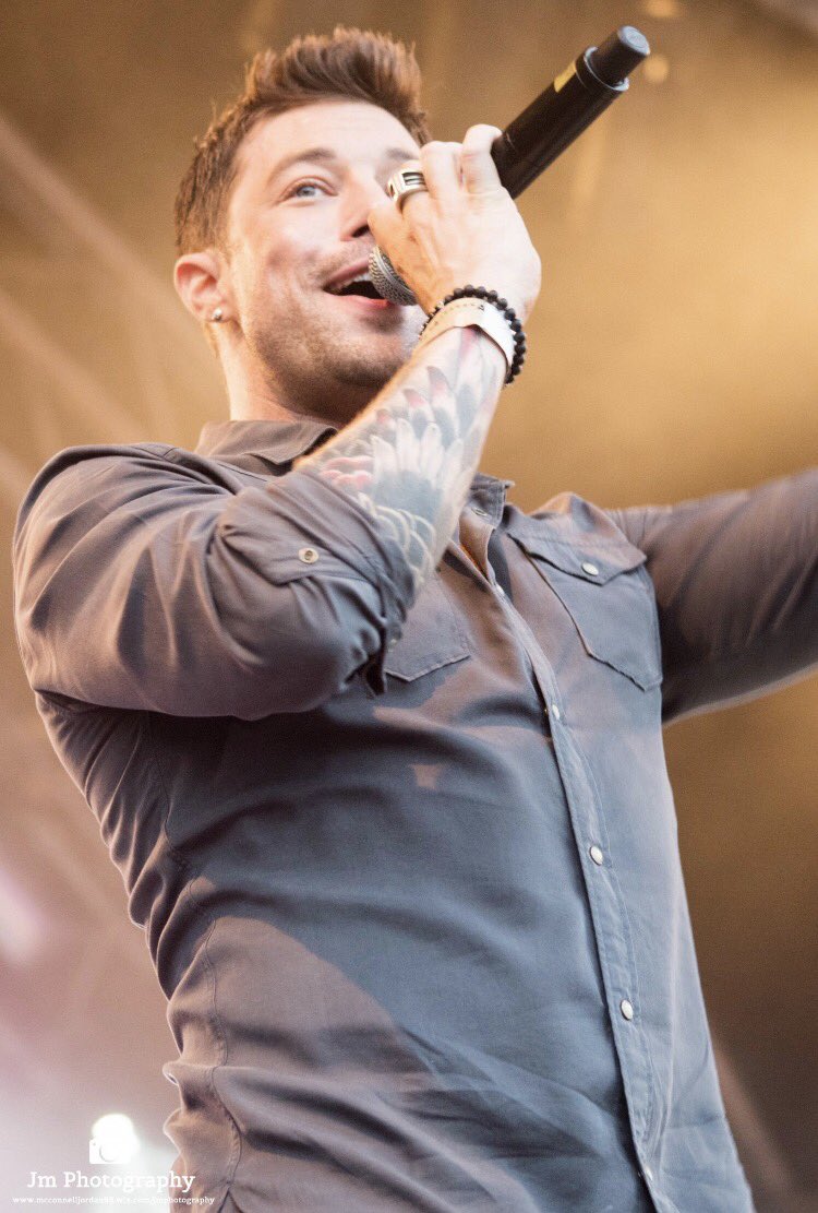 #TBT To <a href="/MrDuncanJames/">Duncan James</a> Performed with his fellow <a href="/officialblue/">BLUE</a> members @ last years @nowthatsafest Who's ready for NTAF This Saturday!? 🎤🎼