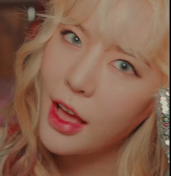 findSNSDhere's tweet photo. All these light eyes (contacts) ๐๐#AllNight MV #GIRLS6ENERATION https://t.co/AI4sCbQigc