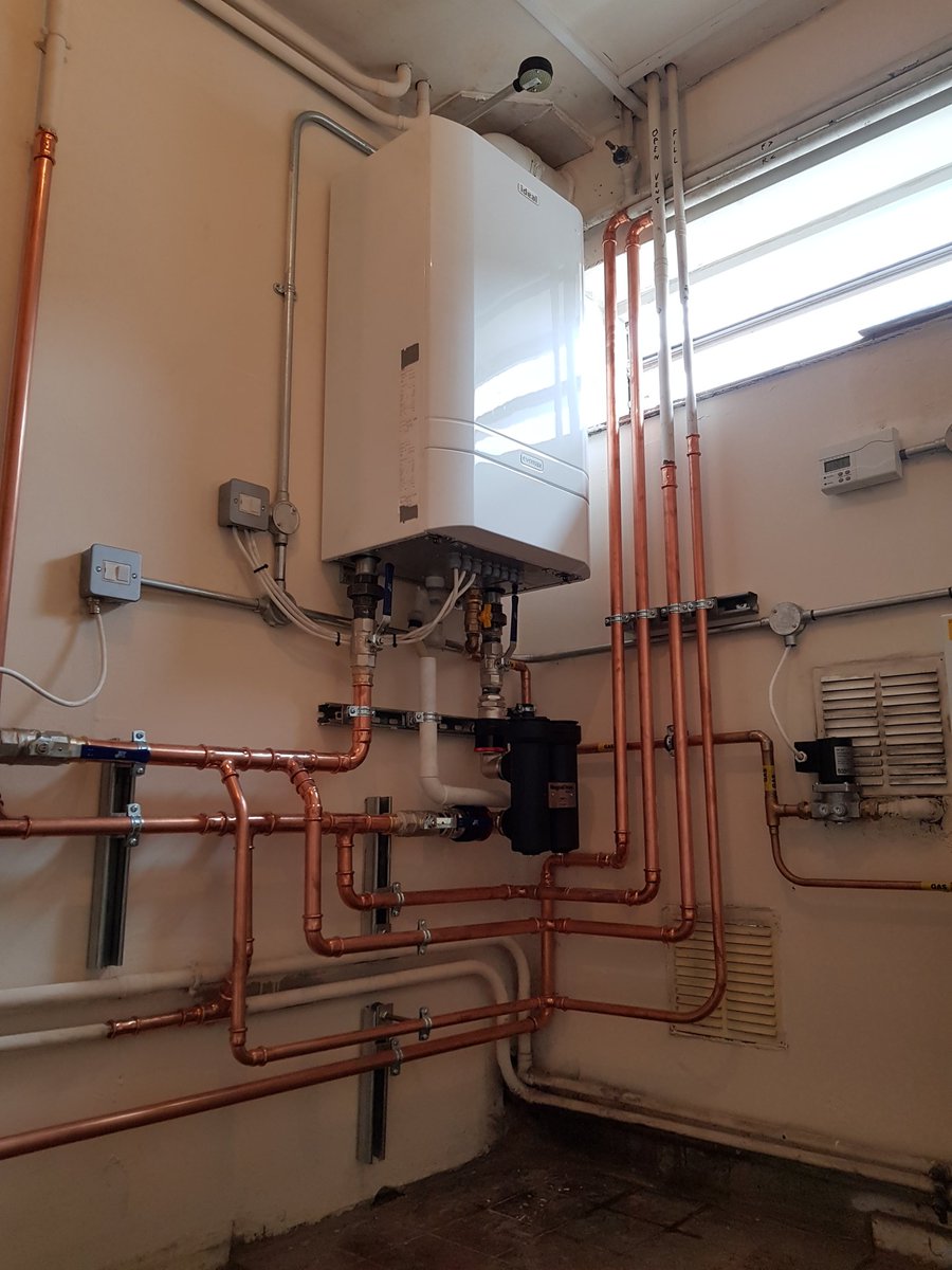 SmallsPlumbing's tweet photo. Its been a long week but its commissioned and ready for the winter! @idealboilers #evomax #schoolwork https://t.co/y2lqeuwxpg