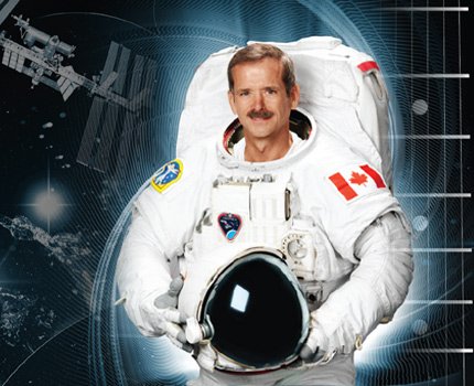 ScienceCdn's tweet image. Voici la combinaison qu’a portée @Cmdr_Hadfield en 2012 lors de sa #missionspatiale. ow.ly/yvV130e6HPj #jeudiRétro @asc_csa