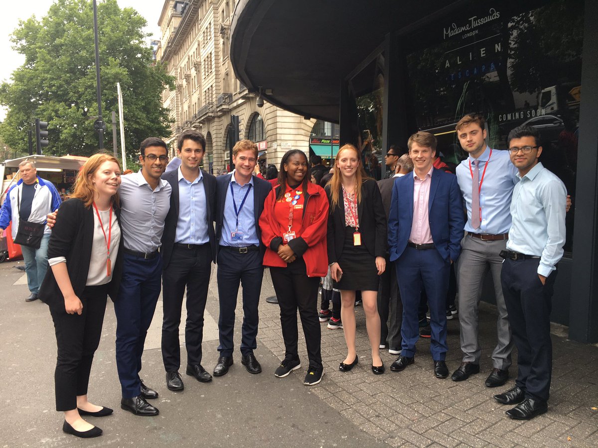 FionaRees96's tweet photo. Steady turtles @BDO_Trainees_UK @bdoaccountant #bdosummerinterns2017 #steady turtles https://t.co/oYrV4MHrGq