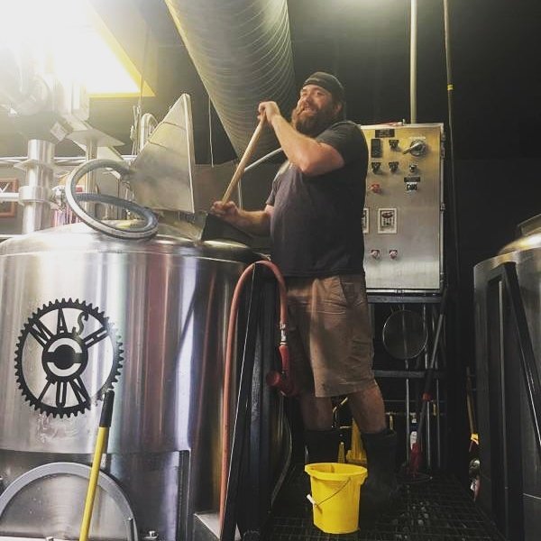 CrankArmBrew's tweet photo. Can you guess what beer Mike's brewing? Here's some hints:
It's the first time we've brewed it & will be ready mid-September.
#brewermike https://t.co/y7lweVxL0K