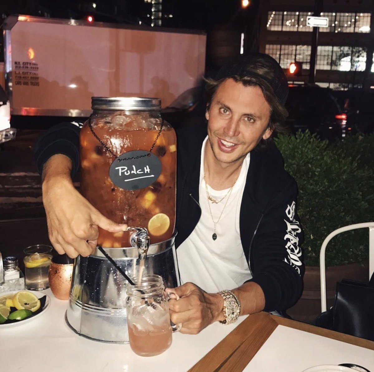 FatbirdNYC's tweet photo. #ThirstyThursday Quench your thirst with our punchbowl tonight! #cheers @JonathanCheban https://t.co/UjH2bkLpwh
