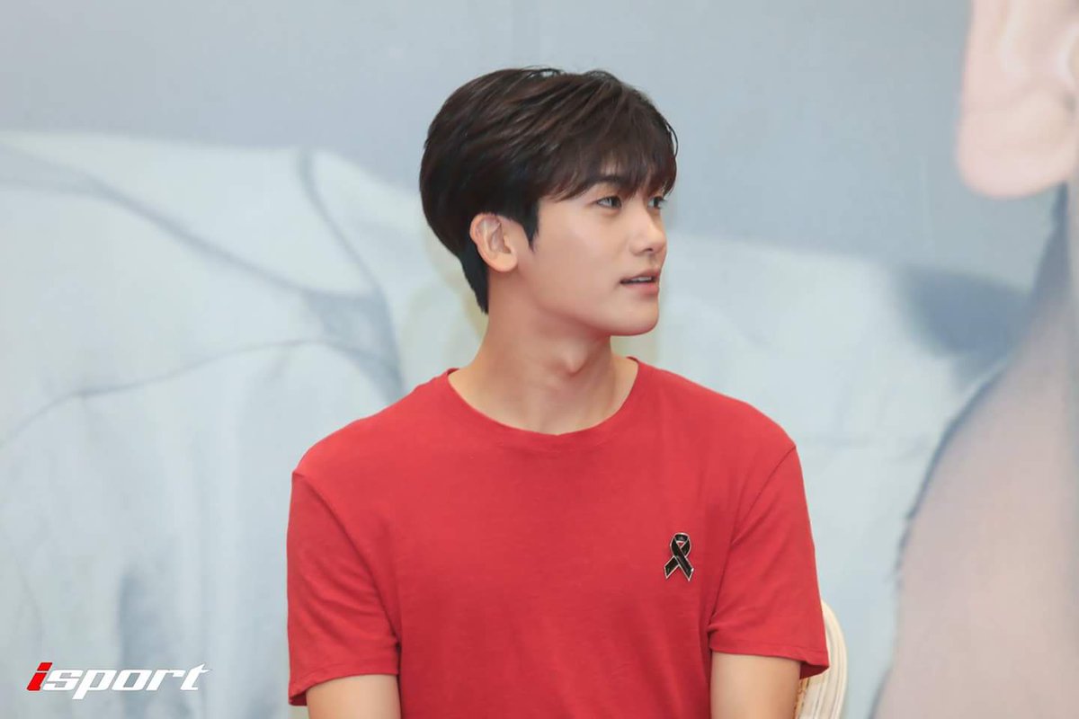 Chaohm_sik's tweet photo. 170806 #ParkHyungSikFirstLoveinBKK Press Conference Plaza Athenee #parkhyungsik #박형식 #ParkHyungSikFirstLoveinBangkok https://t.co/nIQKJOk1uH