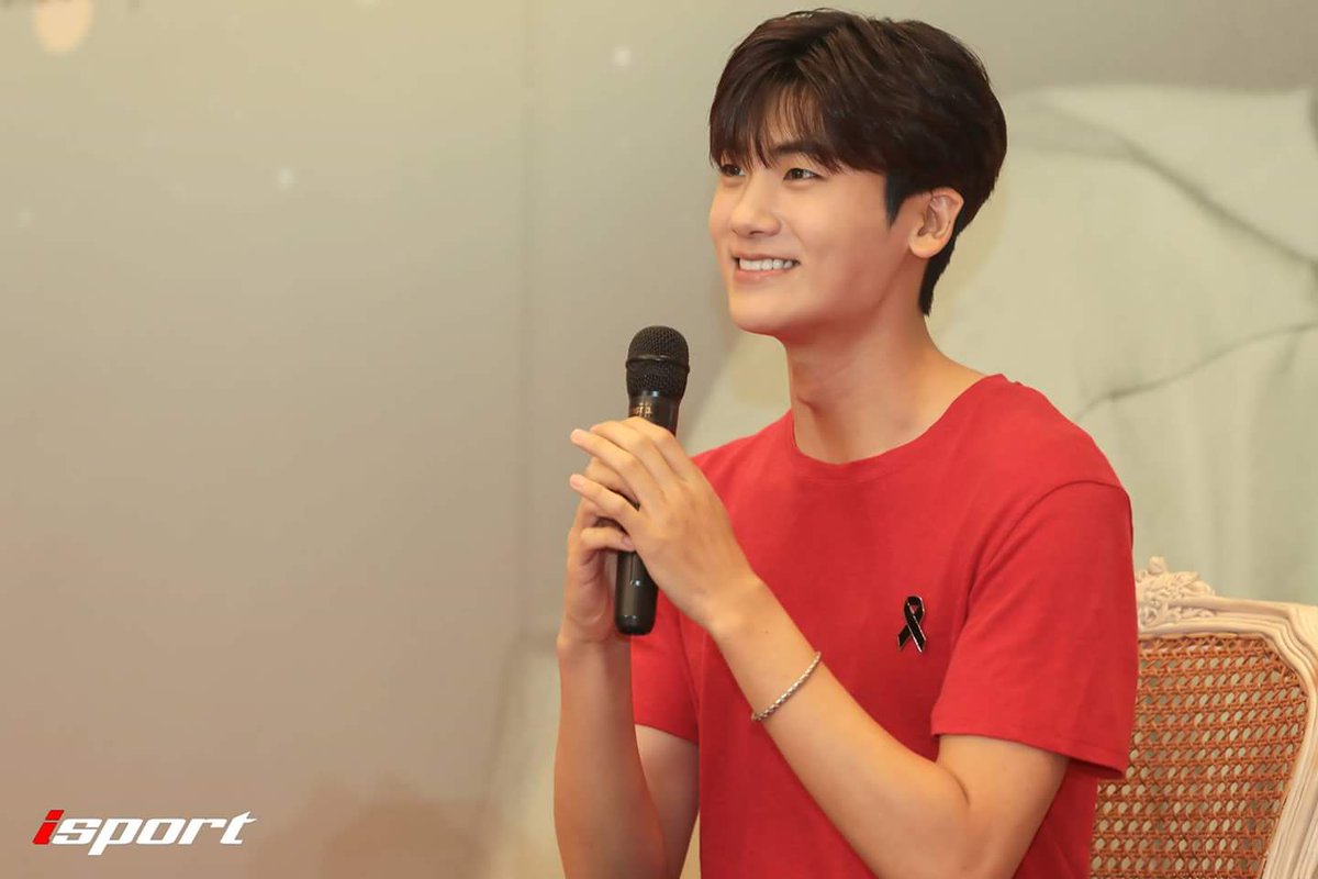 Chaohm_sik's tweet photo. 170806 #ParkHyungSikFirstLoveinBKK Press Conference Plaza Athenee #parkhyungsik #박형식 #ParkHyungSikFirstLoveinBangkok https://t.co/nIQKJOk1uH