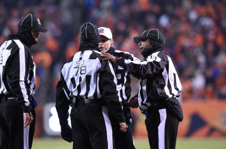 RGHolm's tweet photo. #NFL using #VR to train refs. Great! These guys can use all the help they can get!! #NFL via @RoadtoVR https://t.co/XoAuVlLSNB @STRIVRlabs https://t.co/WGF2MB6Okc