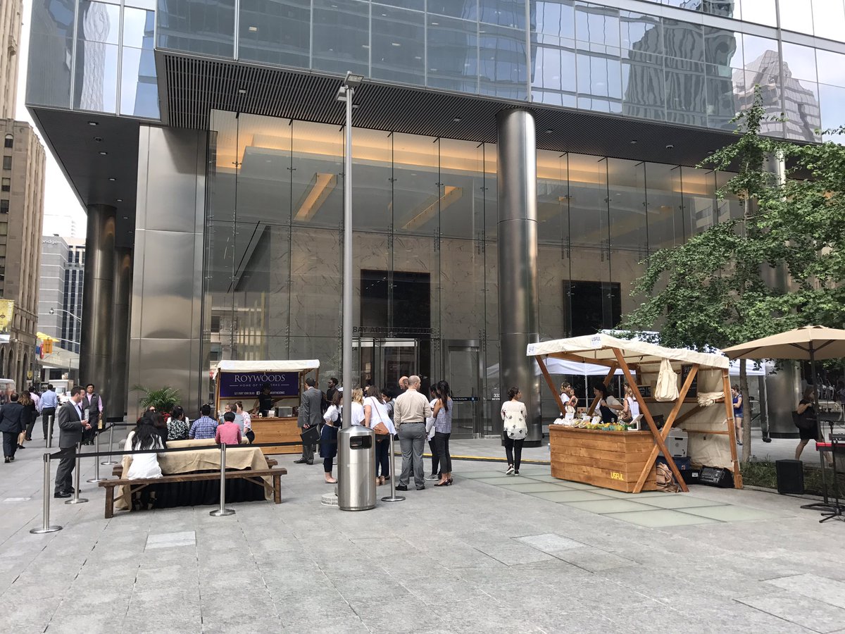 The Farmer's Market at Bay Adelaide Centre is in full swing. Come by during your lunch; there's good music and delicious food! 🍇🍅🍯🍞