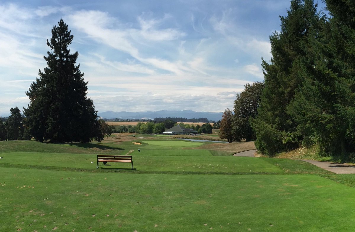golflocal_info's tweet photo. Last day of #2015BandonTrip, took advantage and played another top-ranked course in Oregon. @PumpkinRidgeGC #GhostCreek #BandonWeek https://t.co/AzffeD5fwu
