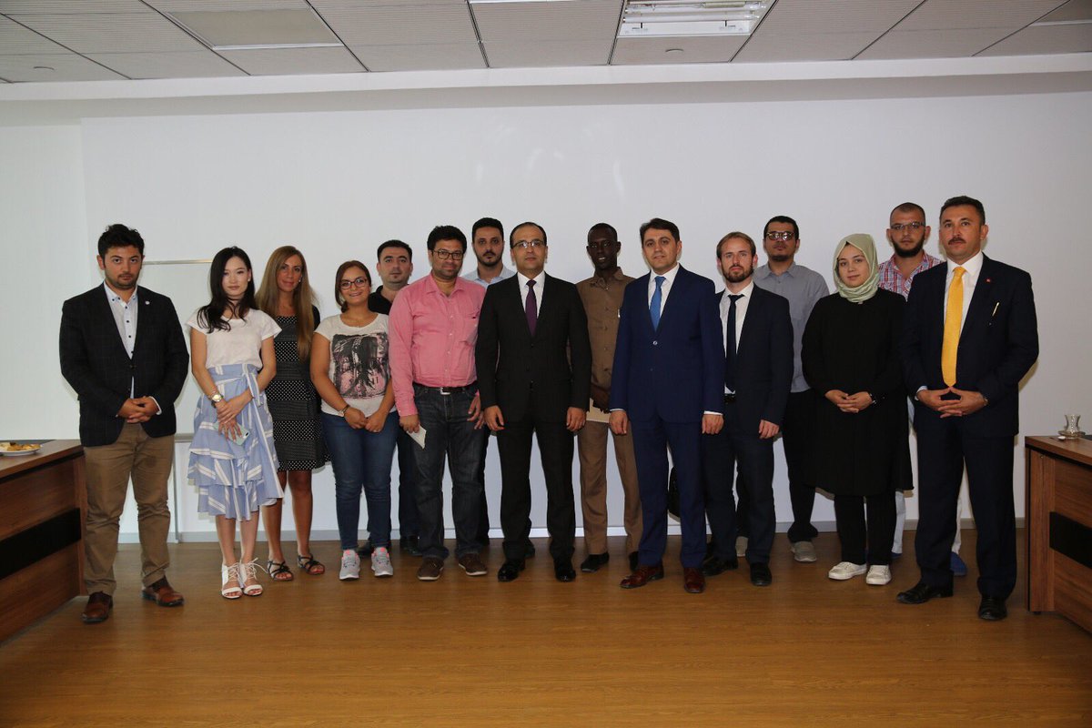 sbsggm's tweet photo. 📸@sesric, @anadoluajansi ve beraberindeki heyet Sağlık Haberciliği Eğitimi kapsamında Genel Müdürlüğümüzün faaliyetleri hakkında bilgi aldı. https://t.co/Xt7vfpfVK9