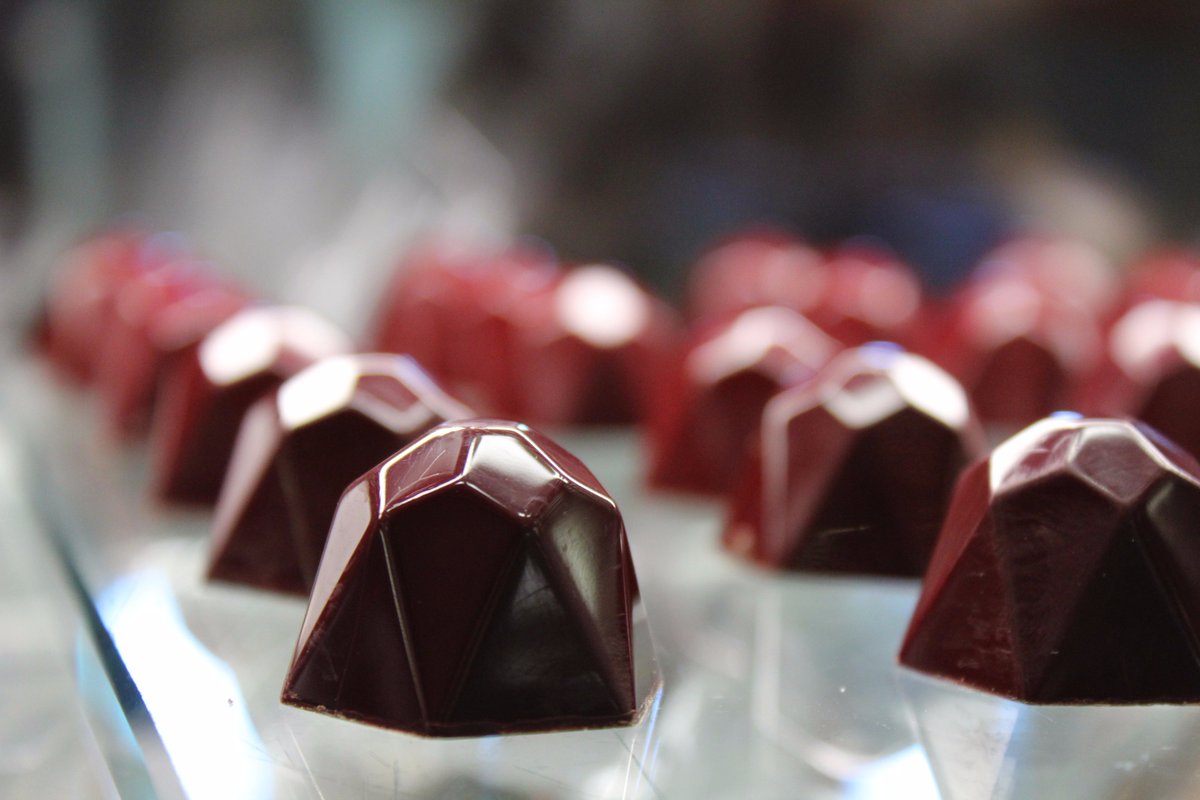 CIABakerybyilly's tweet photo. Wine-infused gourmet chocolates. #napavalley #sthelena https://t.co/qBXXd3960b