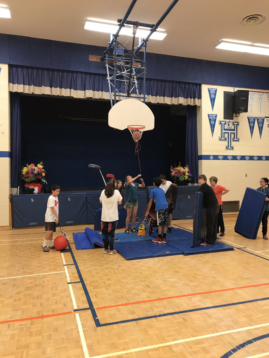 problem solving DPA with the dinoegg challenge! try to get the egg to the gym without touching/dropping/striking it! #SLCOrillia <a href="/scdsbSL/">Summer Learning</a>