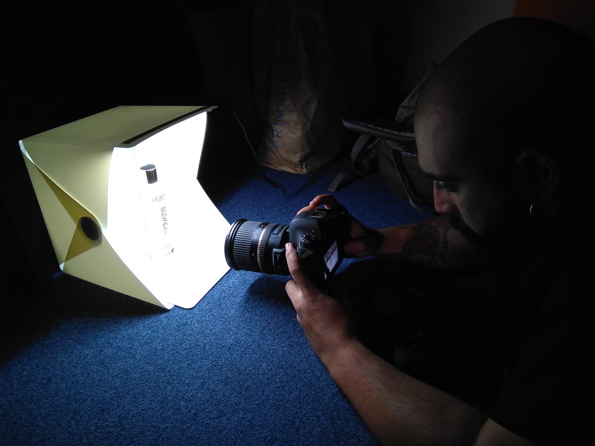 RandomSBilbao's tweet photo. Así es como se hace una foto de producto. #photography #professional #canon6dii #randomstudio https://t.co/RCY424Fddu