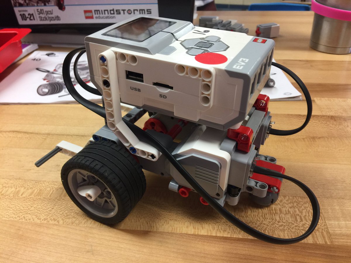BaywoodEmery's tweet photo. First team done @ #LEGORobotics Camp @MrsCappellano @BaywoodBears https://t.co/fc7YHayI01