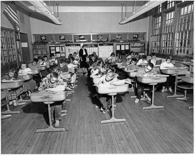 SPPS_News's tweet photo. #ThrowbackThursday: @RandolphHeights in 1960. Photo courtesy of the Minnesota Historical Society. https://t.co/G07t9zEMnG
