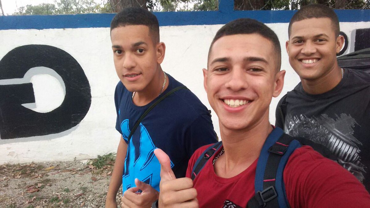 bidubarsafadao's tweet photo. Luz verdeee porraaaaaaa na #Rotaaa https://t.co/9rZQ8Jj1lF
