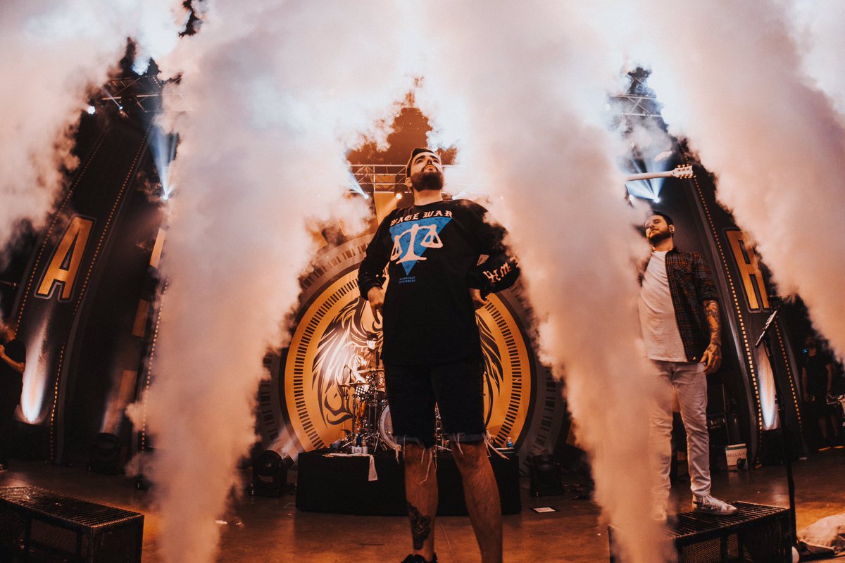 adtr's tweet photo. Power pose // Been fun playing w/ @WageWar. We meet back up at Self Help Philly in exactly one month where @mooseblooduk jumps on the tour! https://t.co/VQzELTk3E5