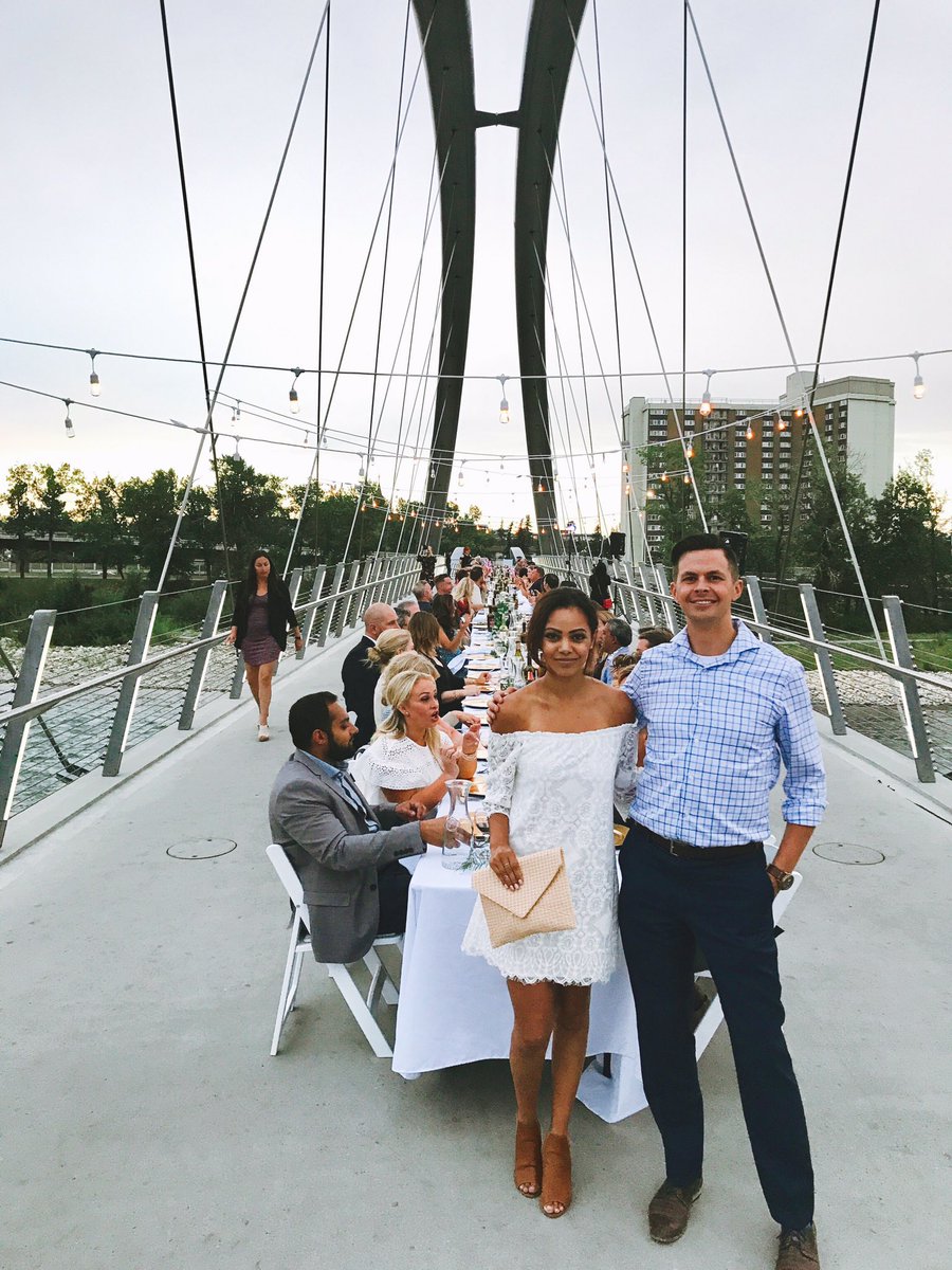 _JoelleOnAir's tweet photo. A great time last night supporting @MealshareYYC .. and great food to boot. Kudos to alll involved! #EVLongTable https://t.co/OJ0L8hwK96