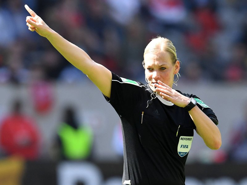 Bayern Germany On Twitter Just Out Of Interest Bibiana Steinhaus Is The Partner Of Famous English Former Referee Howard Webb