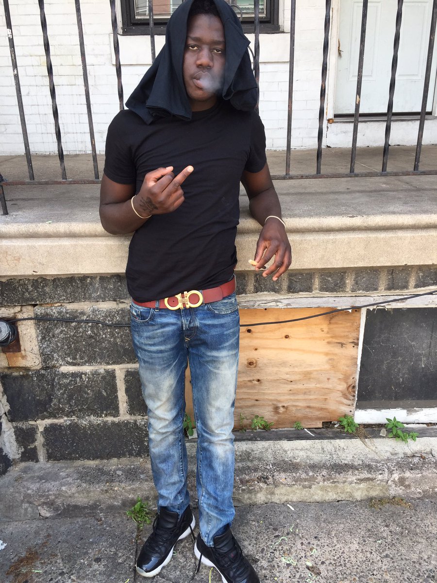 YTNBANKROLL's tweet photo. Still at the table with the razor and a plate 💰💯 #BANKROLLHOME #YTNSHIT #FREEBANDZO🤘🏾 https://t.co/B0Q7EriJaH