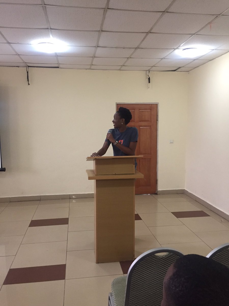EdureckSchool's tweet photo. Jennifer Chiazor facilitating the session on the role VR (Virtual Reality) in making teaching more impactful #Edureck #Reimet https://t.co/1O95H4Z8UD