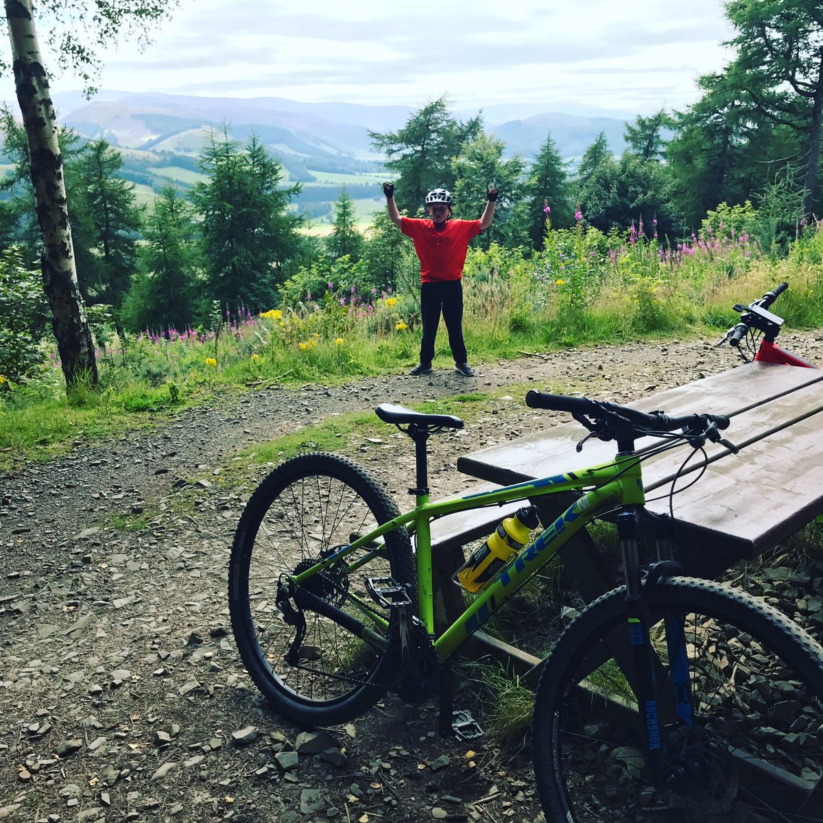 david_cyclist4's tweet photo. Thanks to @GlentressBikes we had a great time at #Glentress - I enjoyed my hire bike - a @TrekBikes #29er #crackingviews #GlentressForrest https://t.co/op9CQUWjLw