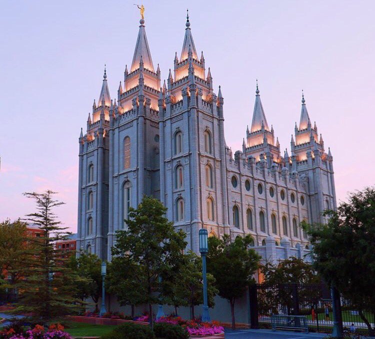 Beautiful picture of the Salt Lake Temple!