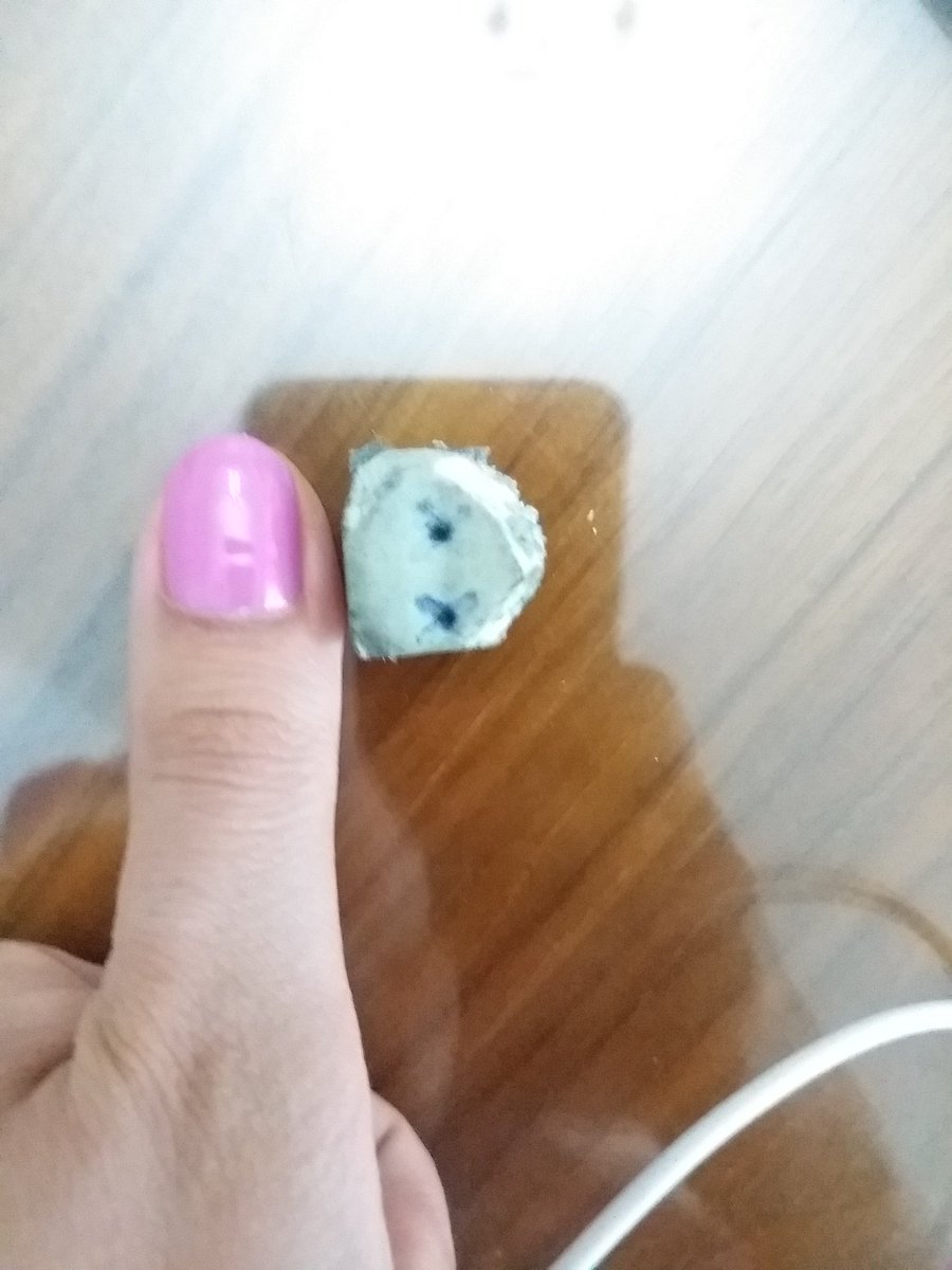 Elisa_961_M's tweet photo. On the first day of college, I promised that I would keep the same eraser until I graduate. We have a year left, buddy. #ThumbForScale https://t.co/CE94nVuLpf