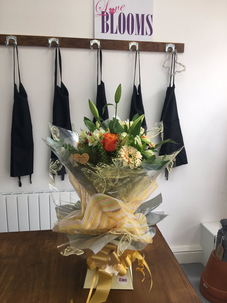love_blooms's tweet photo. #lovebloomsflorist Dover : feeling the love ❤️❤️❤️ https://t.co/xgpxYOKMqE