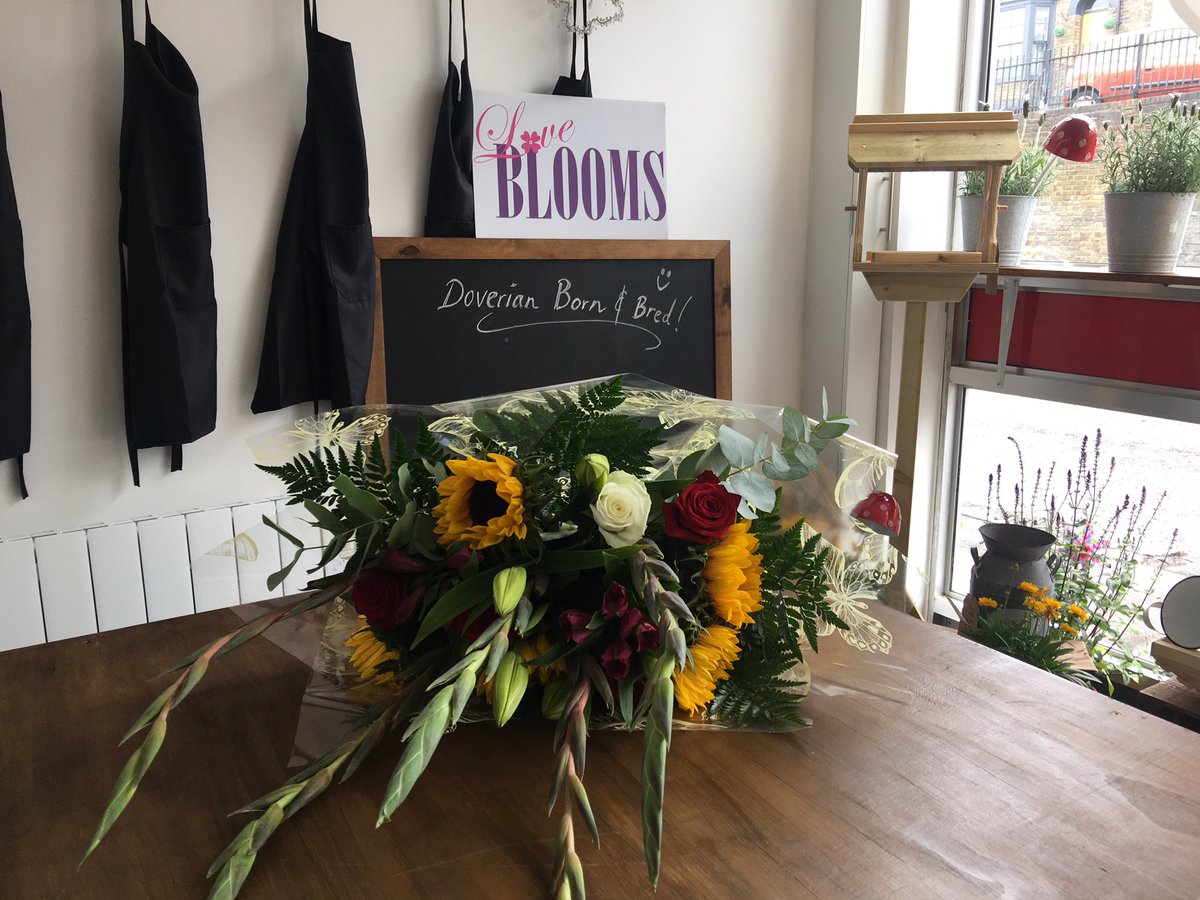 love_blooms's tweet photo. #lovebloomsflorist Dover : feeling the love ❤️❤️❤️ https://t.co/xgpxYOKMqE