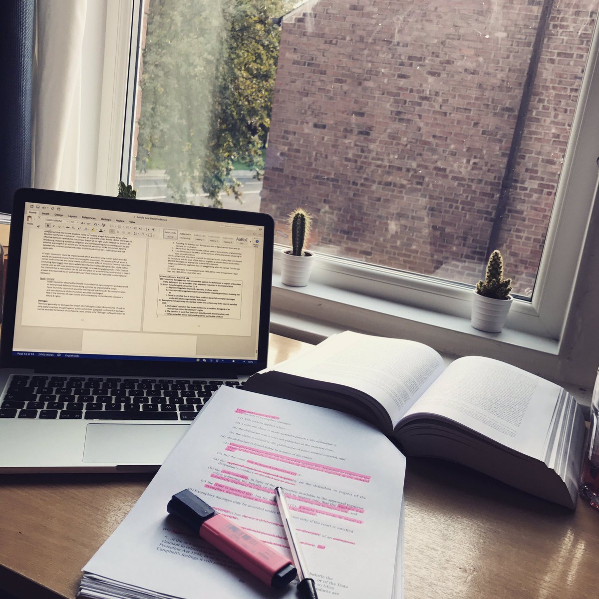 JJNM96's tweet photo. Make sure you pass your exams first time kids so you can actually enjoy summerโ๐ป๐ #Resits #MediaLaw #2ndTimeRound #Bored #NoSummerForJaz https://t.co/H0juLfPo2A