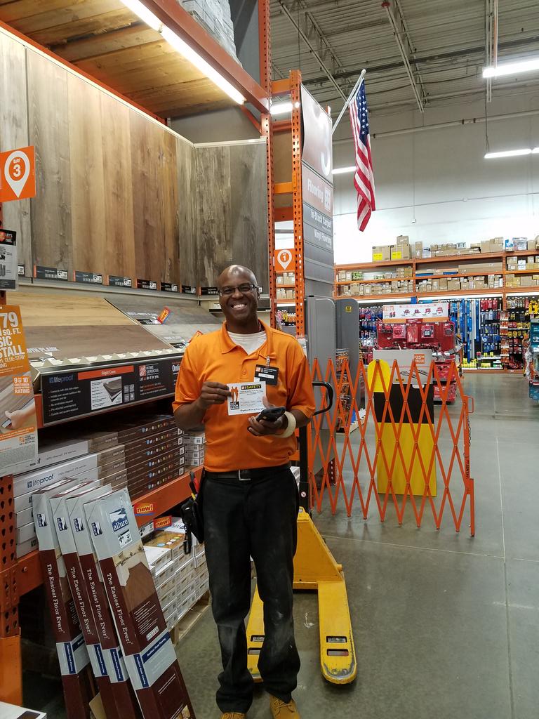117Met's tweet photo. Gotyourback award for night associate RV for working safely while executing projects. #METstore117 https://t.co/oeytxDfOVK
