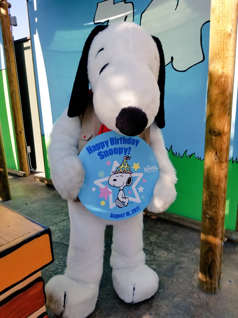 knotts's tweet image. We're celebrating #SnoopysBirthday 🎉 Follow along all day for a chance to win goodies at #Knotts. Check back at 11:30 for the first prize.