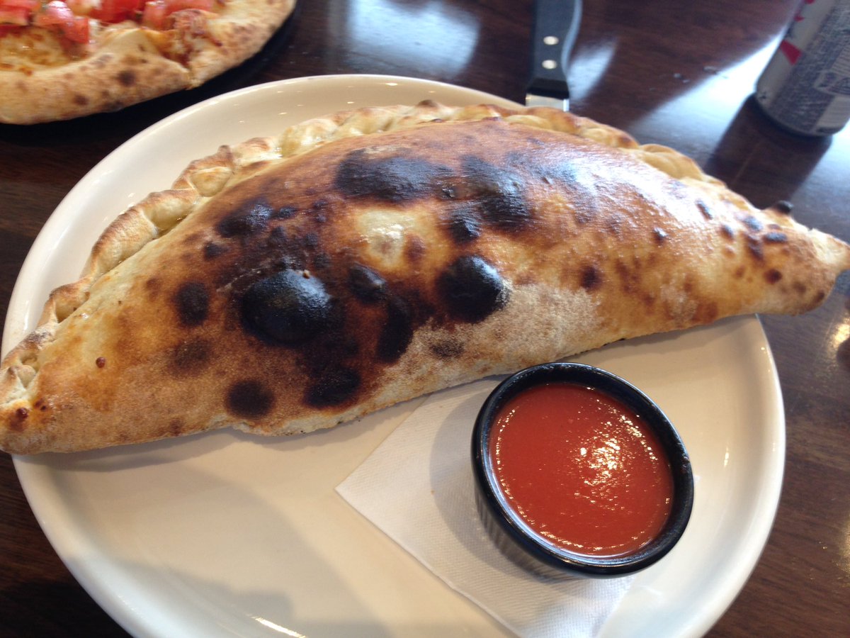 RyanS_76's tweet photo. Before and After #NonnasOven for lunch https://t.co/IjCOl91Cf6