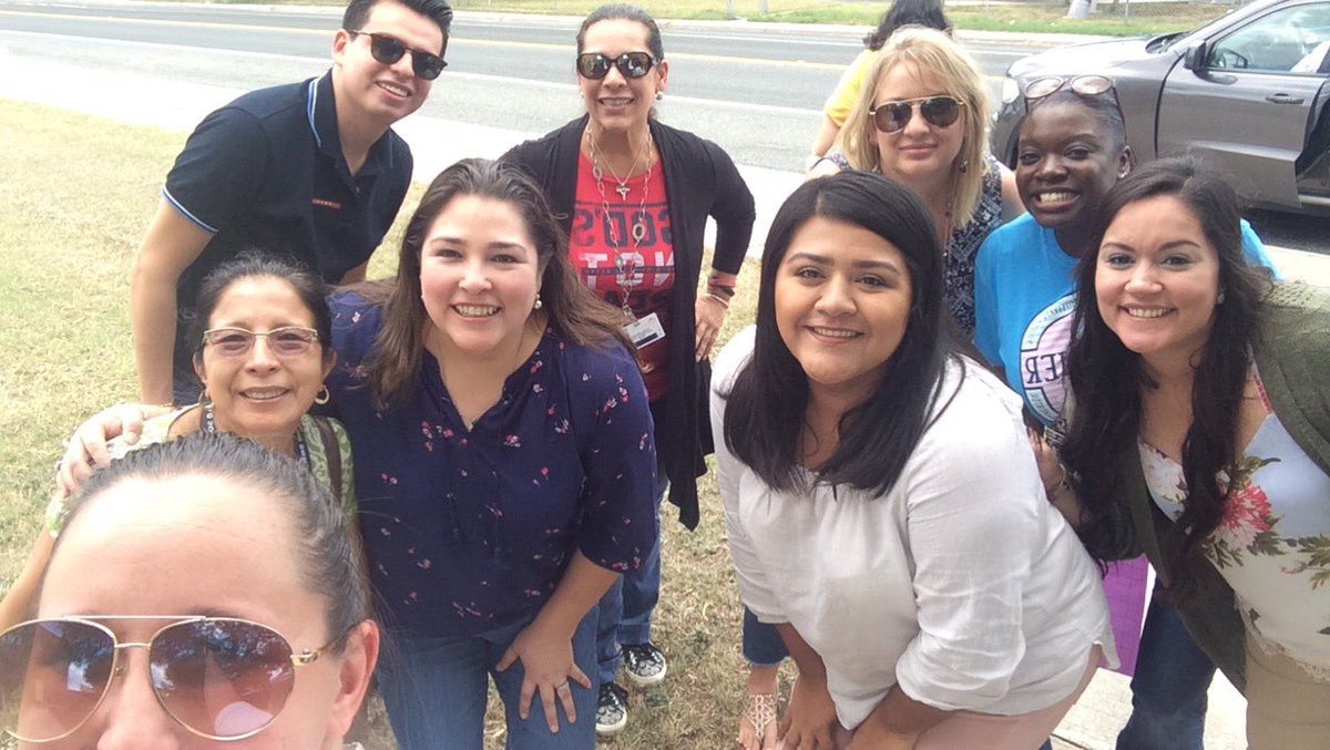 Zavala5th's tweet photo. #newteacher 💯#Zavalarocks #fir https://t.co/C7TuWo54yZ