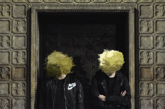 billboard's tweet image. MAX and Blackbear use "No Hands" on new track with it's different &amp;amp; Forever M.C. (premiere) blbrd.cm/mPFoxr