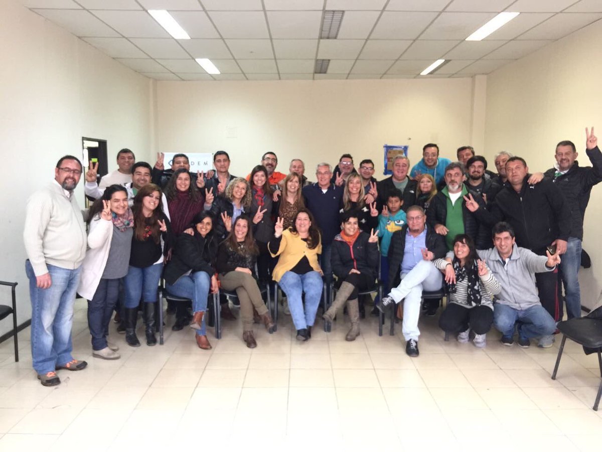 LiberemonosMza's tweet photo. @JorgeTanus visitó el comando de campaña en Las Heras, ultimando detalles para el domingo junto a los/as demás candidatos/as y militantes. https://t.co/ufUKxnhp3u