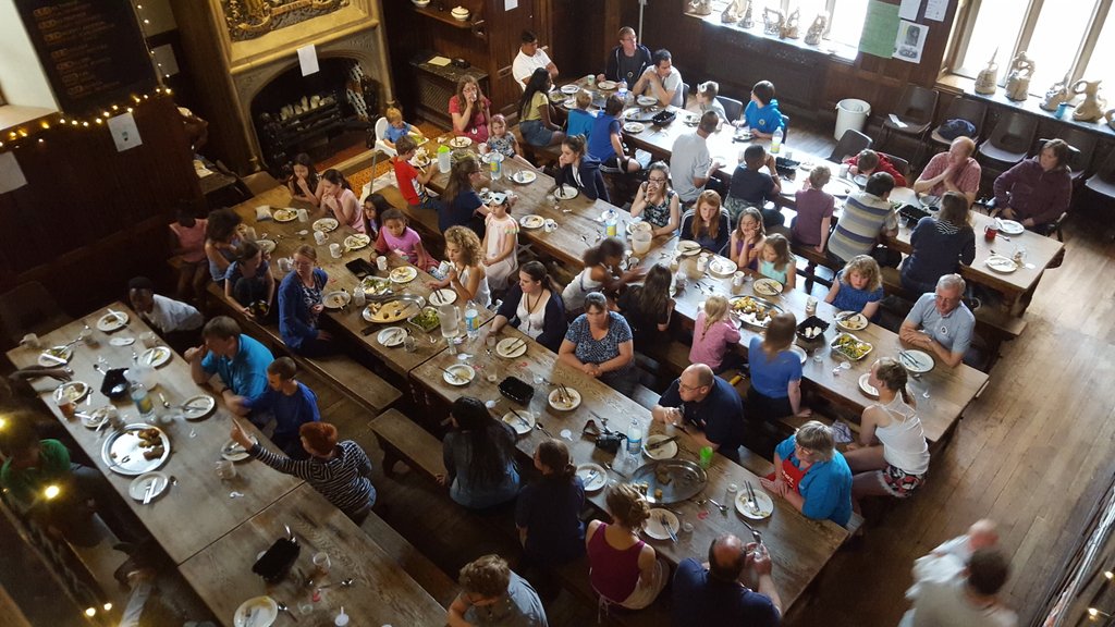 SUSpotTheDiff's tweet image. The banquet is in full flow and the talent show is about to begin! #excited #SpotTheDiff #MakeTheDiff