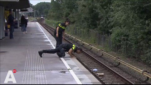 Verdachte meisjes steekpartij nog twee maanden vast: 'Zoek alternatief voor voorarrest bij kinderen' at5.nl/s/IJw