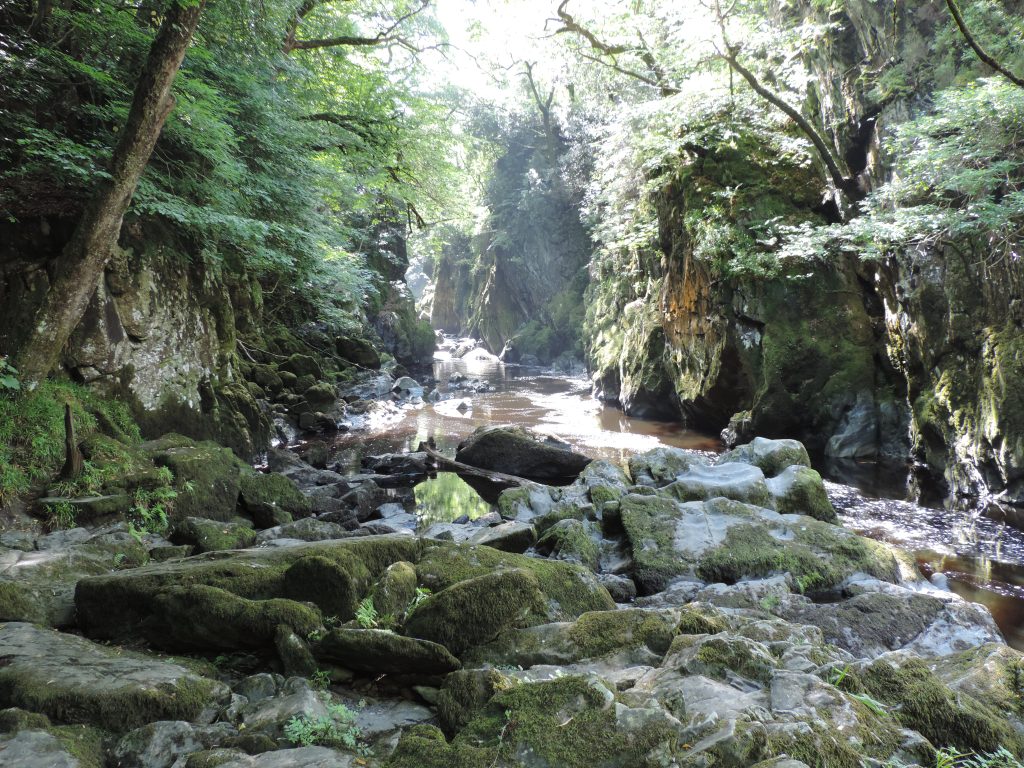 IntoOpenWater's tweet image. IntoSnowdonia 2017 – Day One and Two intoopenwater.wordpress.com/2017/08/10/int…