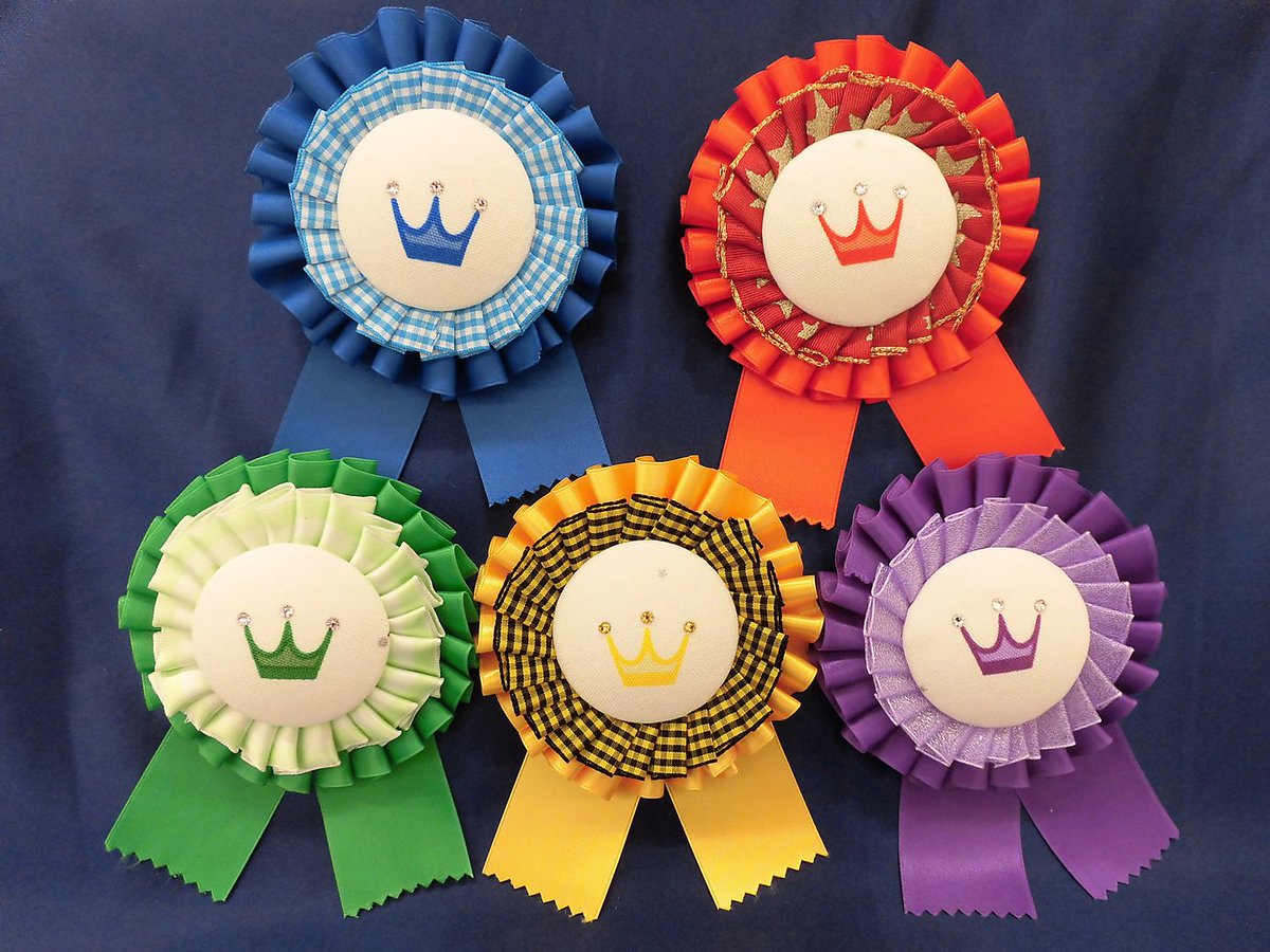 توییتر ユザワヤ 公式 در توییتر 津田沼店より お好みの生地や リボンを使って手作りのロゼットを作ってみませんか サテンやグログランリボンを クロバーのロゼットメーカーにセットしていくだけで簡単に綺麗なプリーツが仕上がります T Co