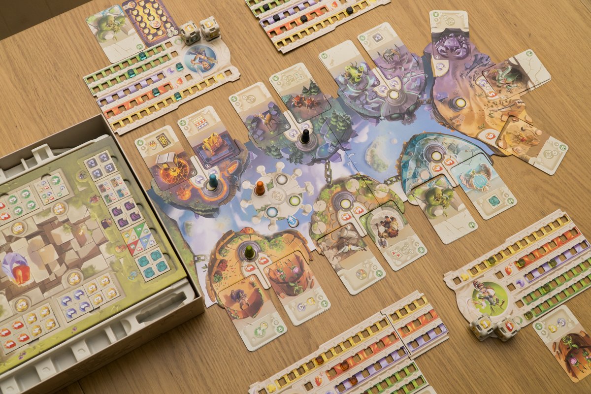 cardsandwich's tweet photo. New review! Dice Forge is a six-sided clash of order and chaos https://t.co/UkBQ2q3P3M #boardgames https://t.co/Ch7cHPoFEb