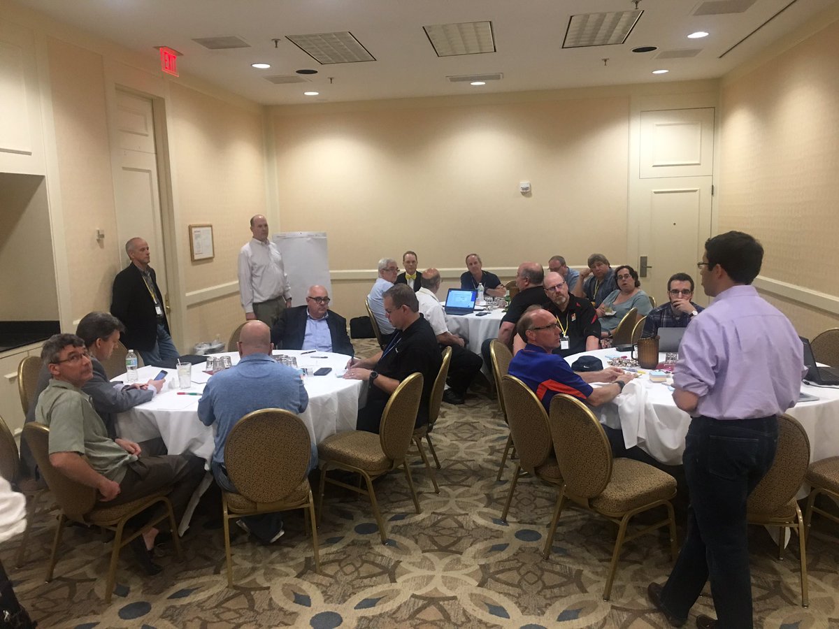KlausRoder's tweet photo. Design thinking exercise for #LiveGrid #lowCode #appDev at #mwlug2017 @IBMSocialBiz https://t.co/N1I1jFyMbn